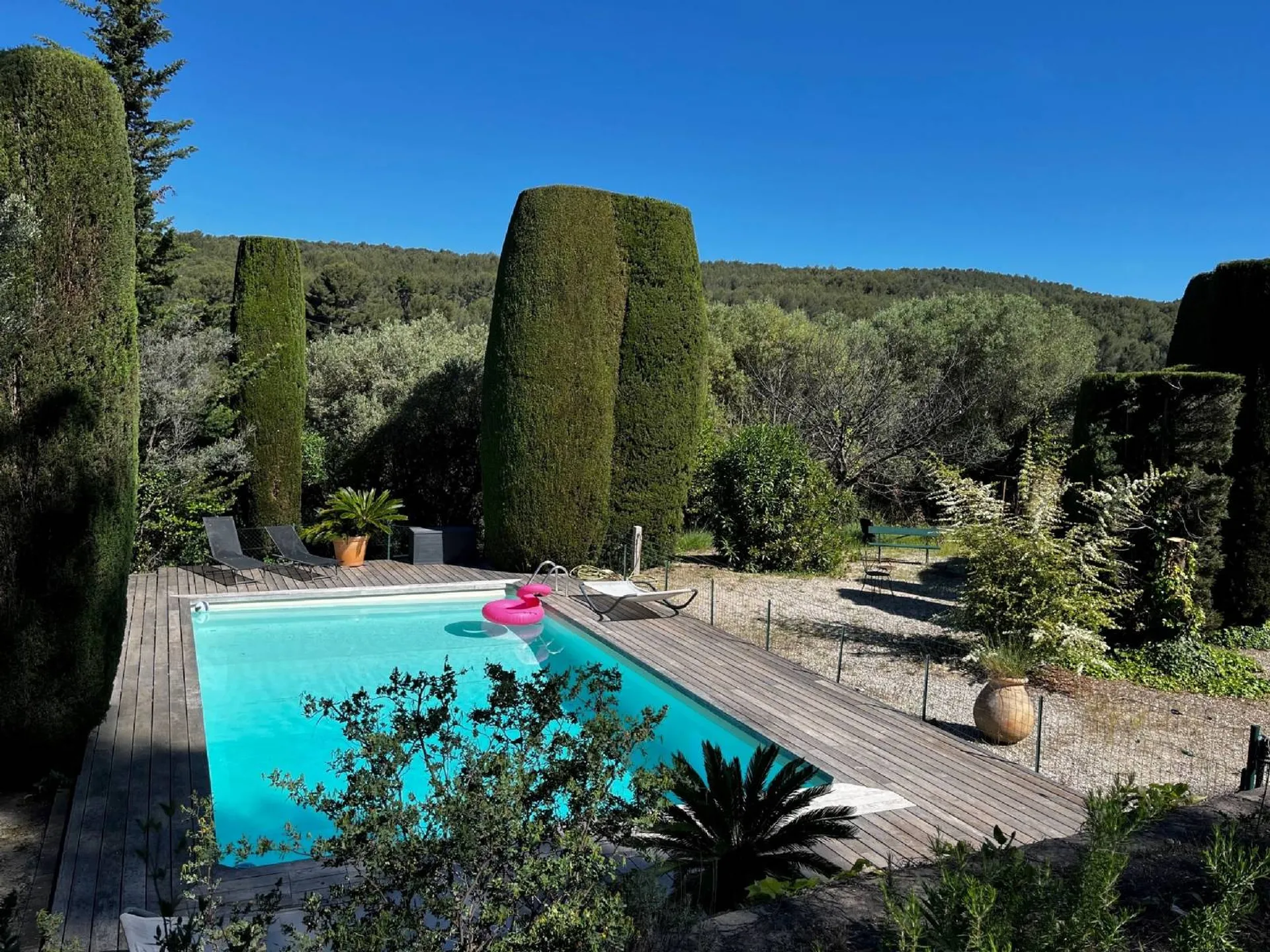 A vendre mas provençal   dans les vignes avec piscine, garage et vue exceptionnelle