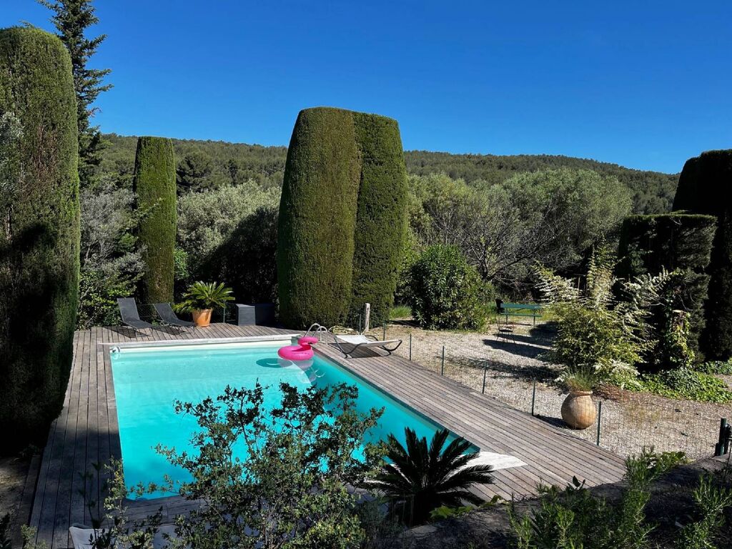 A vendre mas provençal   dans les vignes avec piscine, garage et vue exceptionnelle