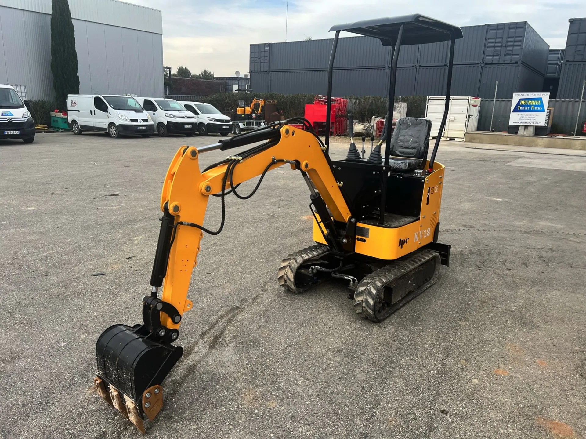 Location mini-pelle 1 tonne  sur Avignon (84) et ses alentours