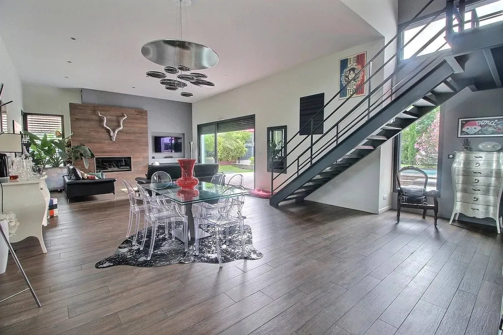 Superbe maison rénovée avec jardin à vendre à 15 km Bordeaux - quartier des Musiciens Pessac