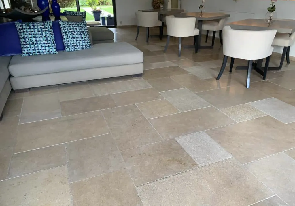 Cèdre Gray – Marbre naturel beige et crème pour sols et dallages intérieurs et extérieurs