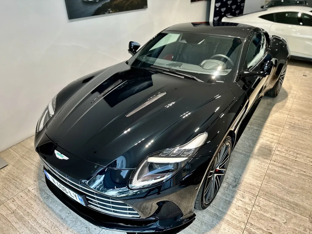 film plastique protection carrosserie film PPF Lyon traitement céramique DETAILING carosserie Aston Martin DB12 