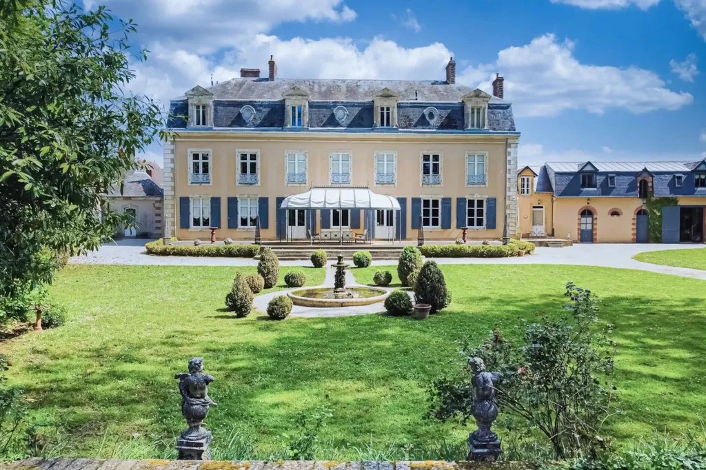 château à vendre en France - sarthe proche du mans