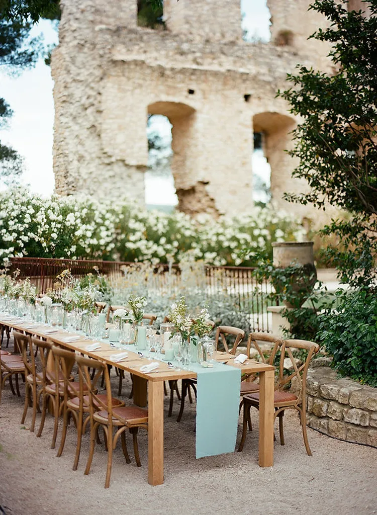 Consulter notre portfolio de décoration florale de mariage en Provence