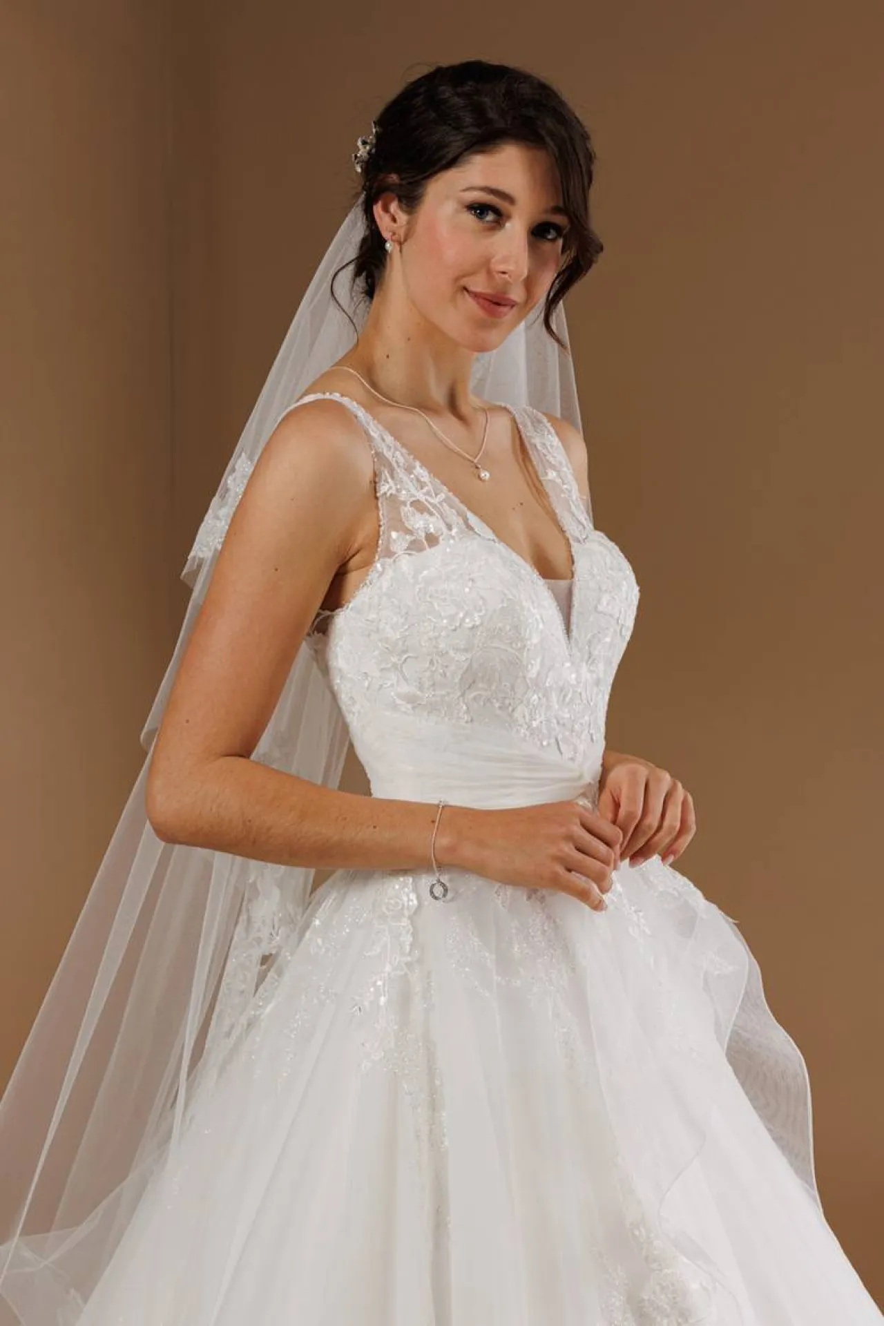 robe de mariée décolleté en V Marseille 13006