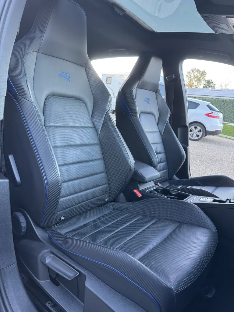 GOLF 8 R PERFORMANCE / DSG 7 / TOIT OUVRANT / DYNAUDIO / ACC/DCC / MILTEK