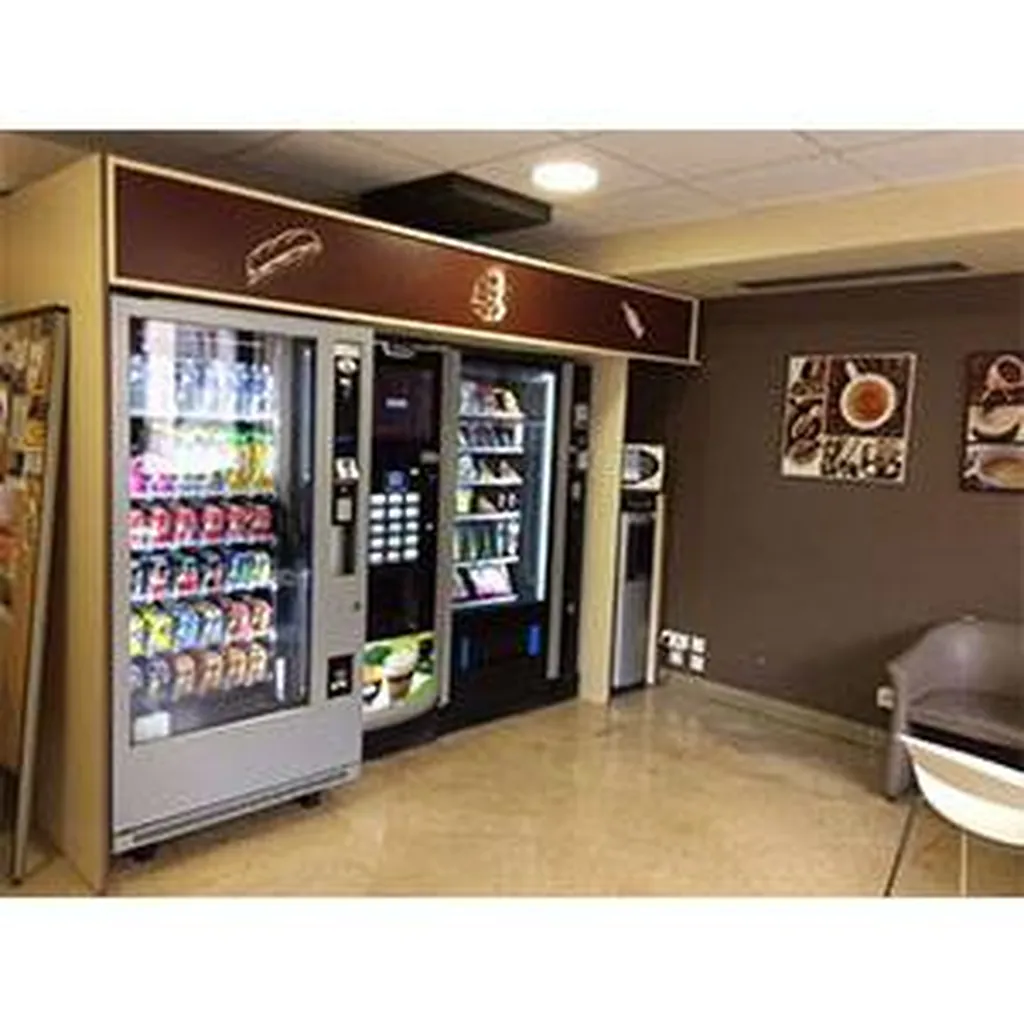 Installation d'un distributeur automatique de boissons chaudes dans l'hôtel de région à Marseille