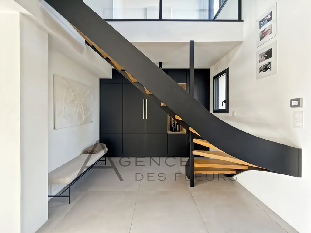 À vendre, très belle propriété contemporaine de 148 m² sur un terrain de 899 m² située sur la commune de La Londe 76500