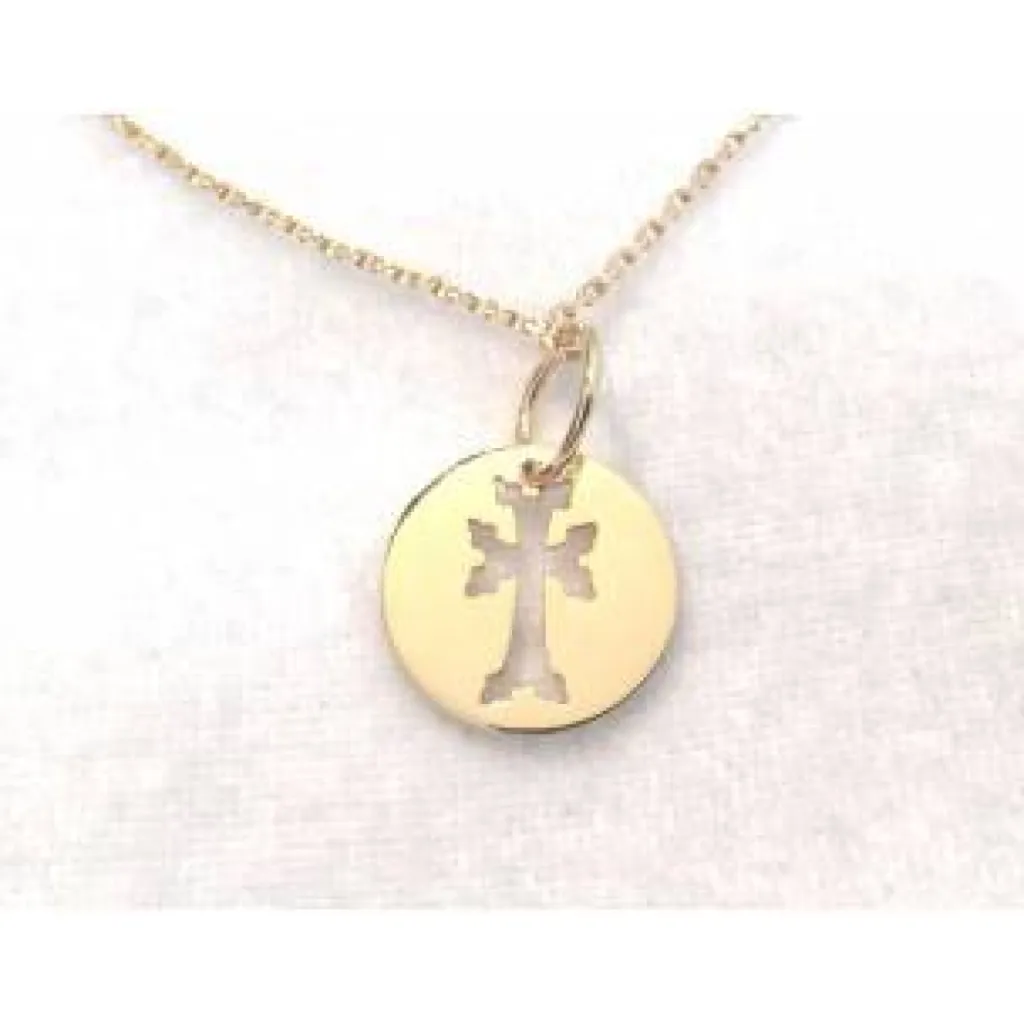 croix aménienne decoupée dans une plaque en or 18 carats