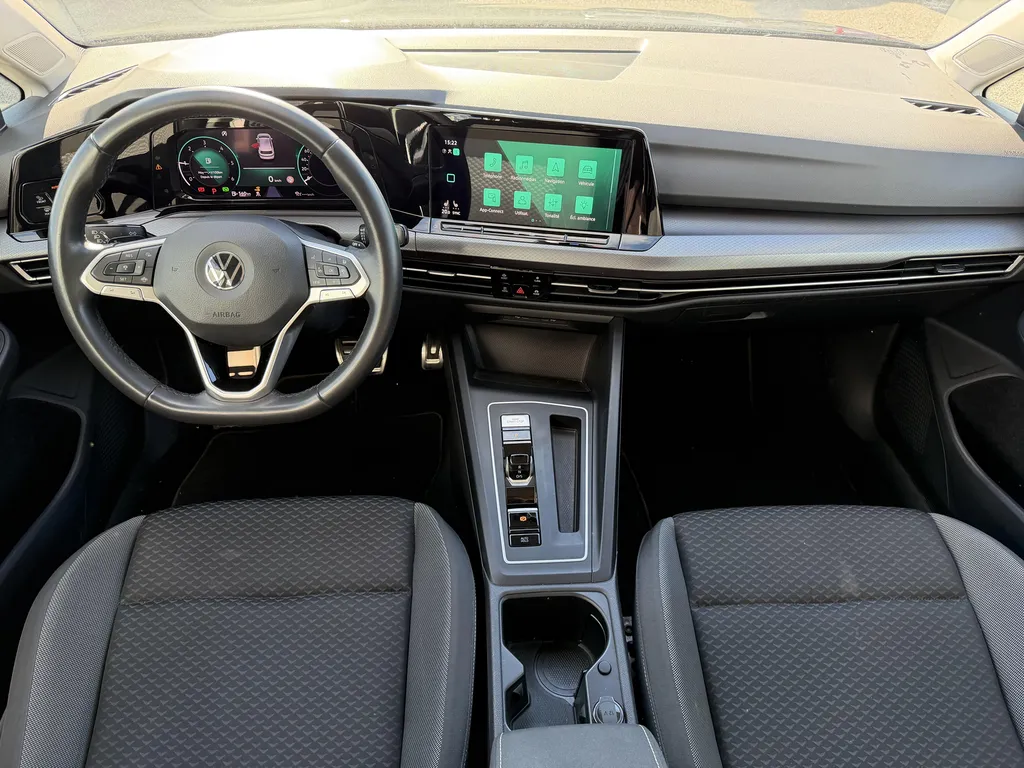 Volkswagen Golf 8 d'occasion à vendre proche du Havre : découvrez cette berline diesel TDI 150 finition Active