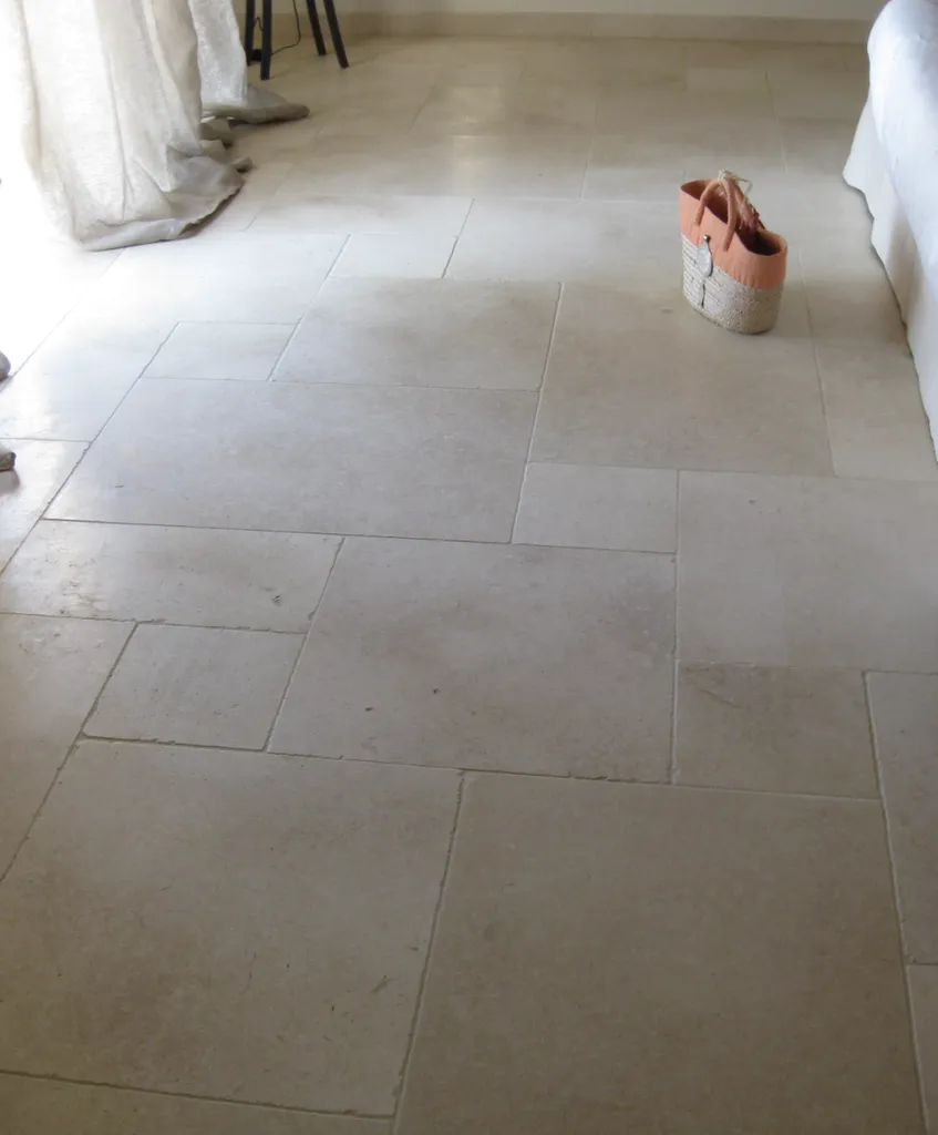 Créma Nova - pierre marbrière de qualité pour dallage et parement intérieur et extérieur