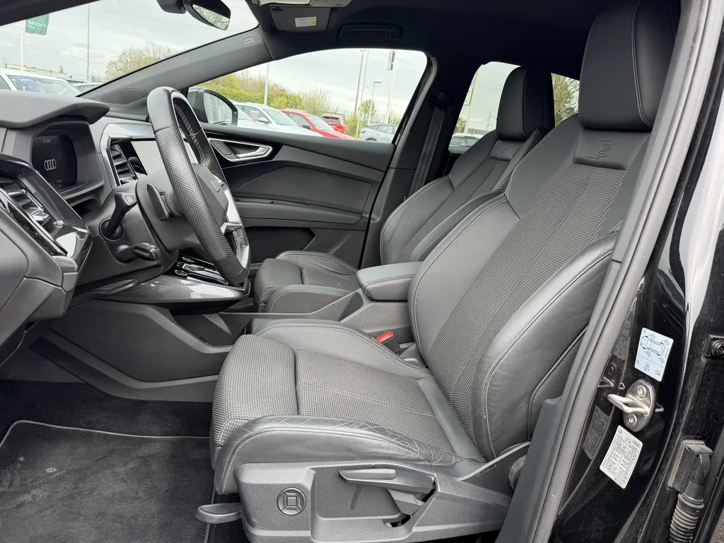 Audi Q4 e-tron d'occasion S-line 204 ch disponible chez votre concessionnaire à La Frénaye, proche Le Havre