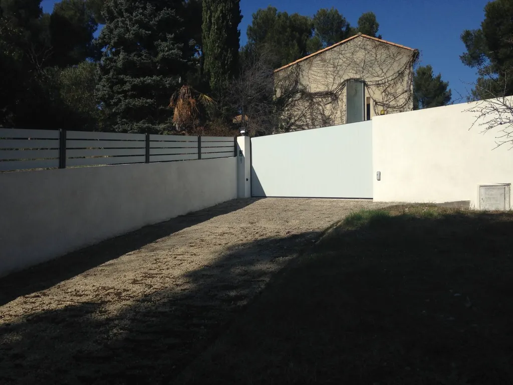 Installation de clôtures en aluminium autour de Martigues et dans les Bouches du Rhône
