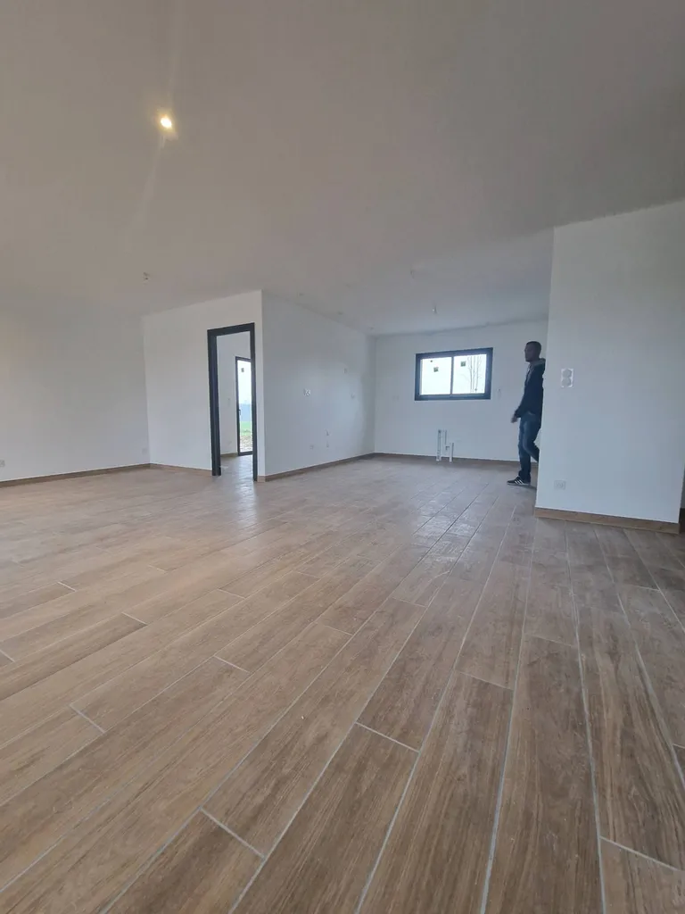 Projection au pistolet airless, enduits et peintures velours dans un joli pavillon entre Neubourg et Louviers