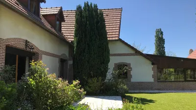 A vendre belle propriété bordée d'une rivière entre Dieppe 76200 et Mers-les-Bains 80350