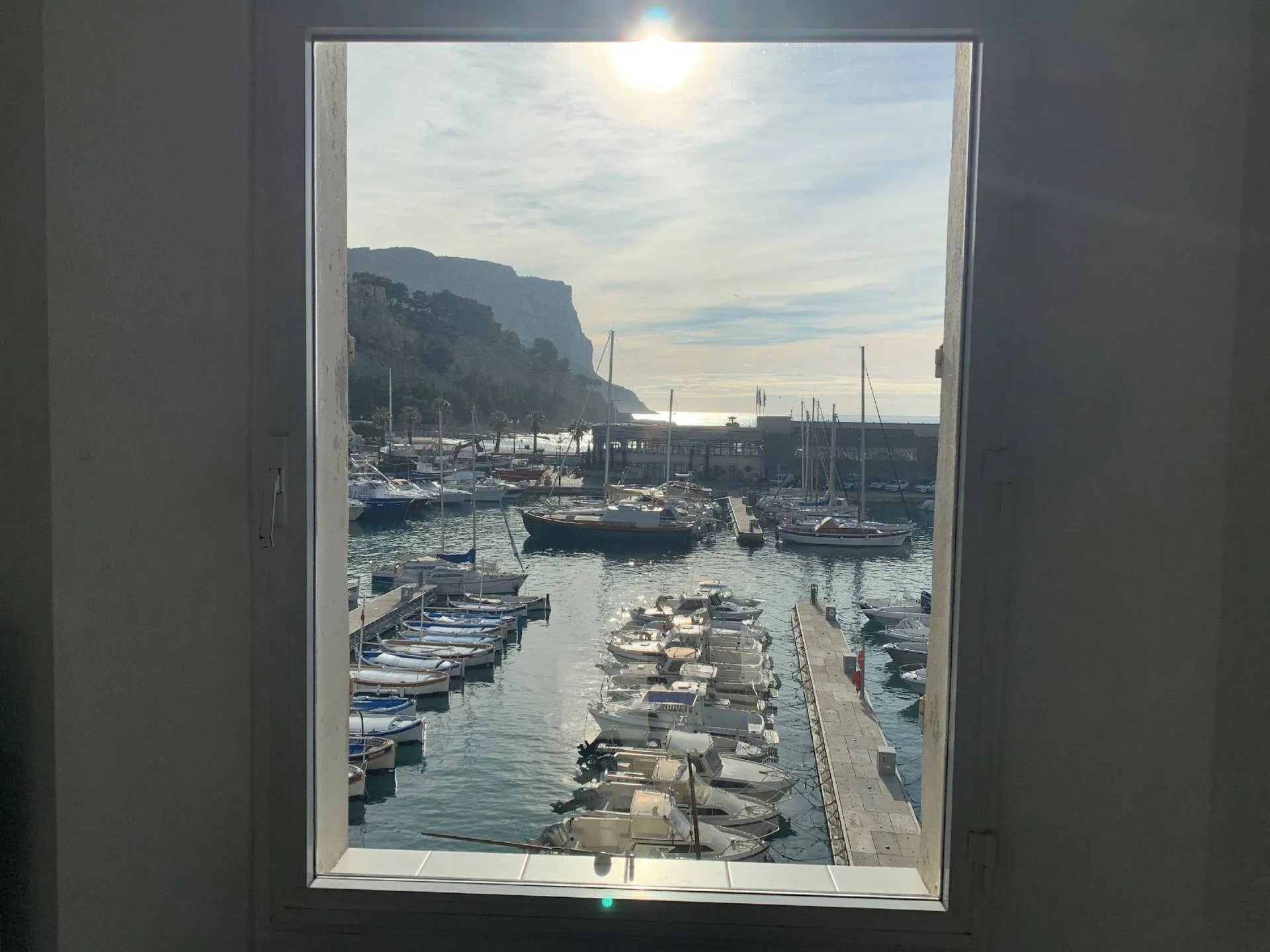 Vue sur le port panoramique maison de ville a vendre a cassis 
