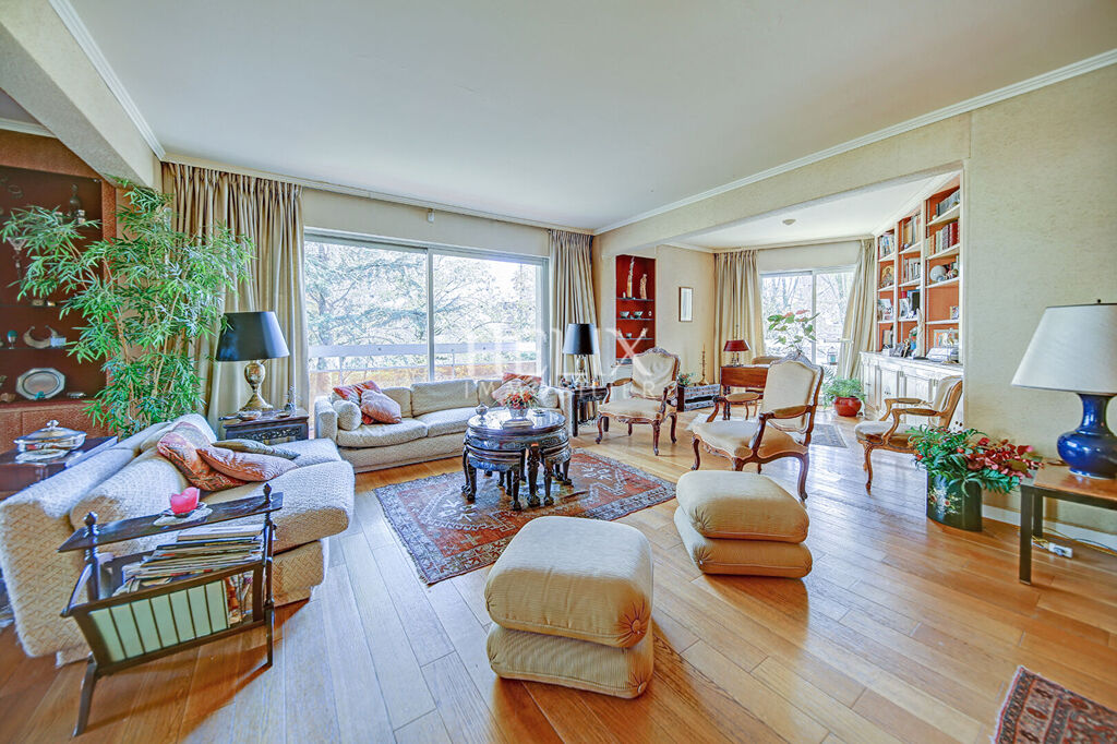 Appartement Le Vésinet 4 pièces avec un grand balcon dans une résidence de Standing