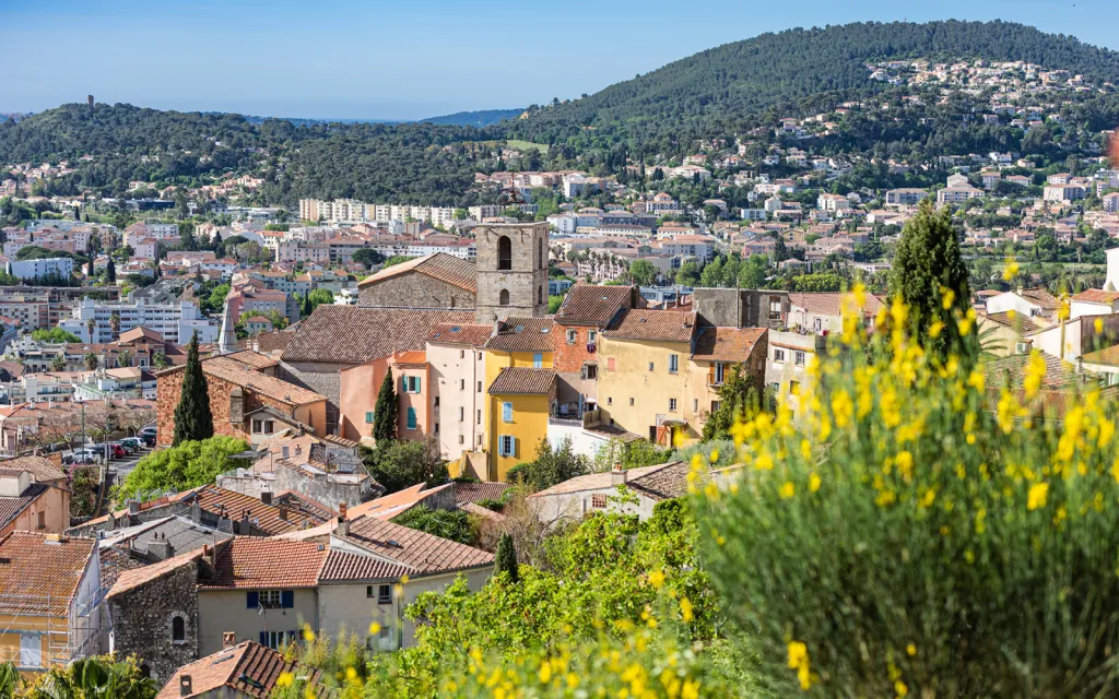 Réserver un taxi pour circuit touristique personnalisé dans le Var