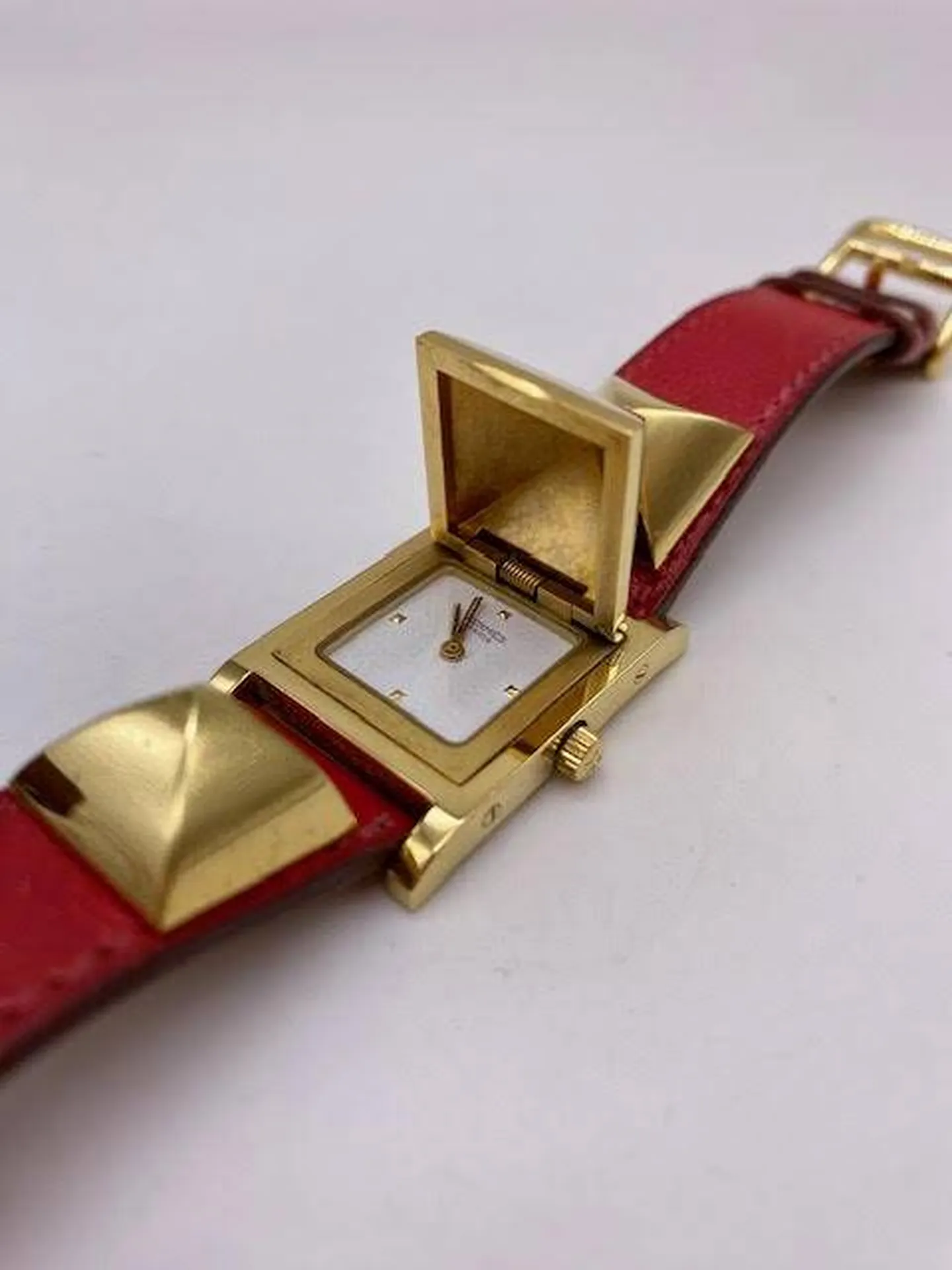 Or Ligne présente : L’Iconique Montre 