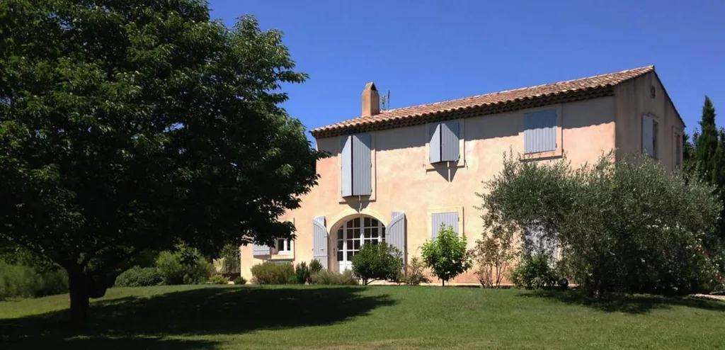 RéalisationConception et construction d'un Mas traditionnel à Salon-de-Provence