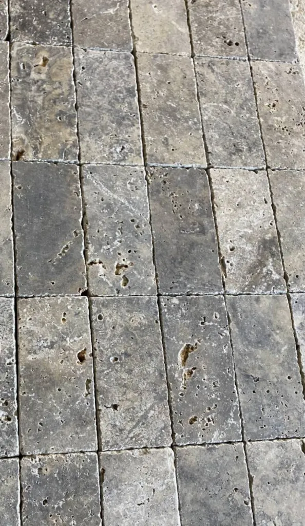 Travertin, Travertin Gris Silver à Bordeaux, magasin, showroom, atelier de taille de pierre, vente de Travertin pas cher