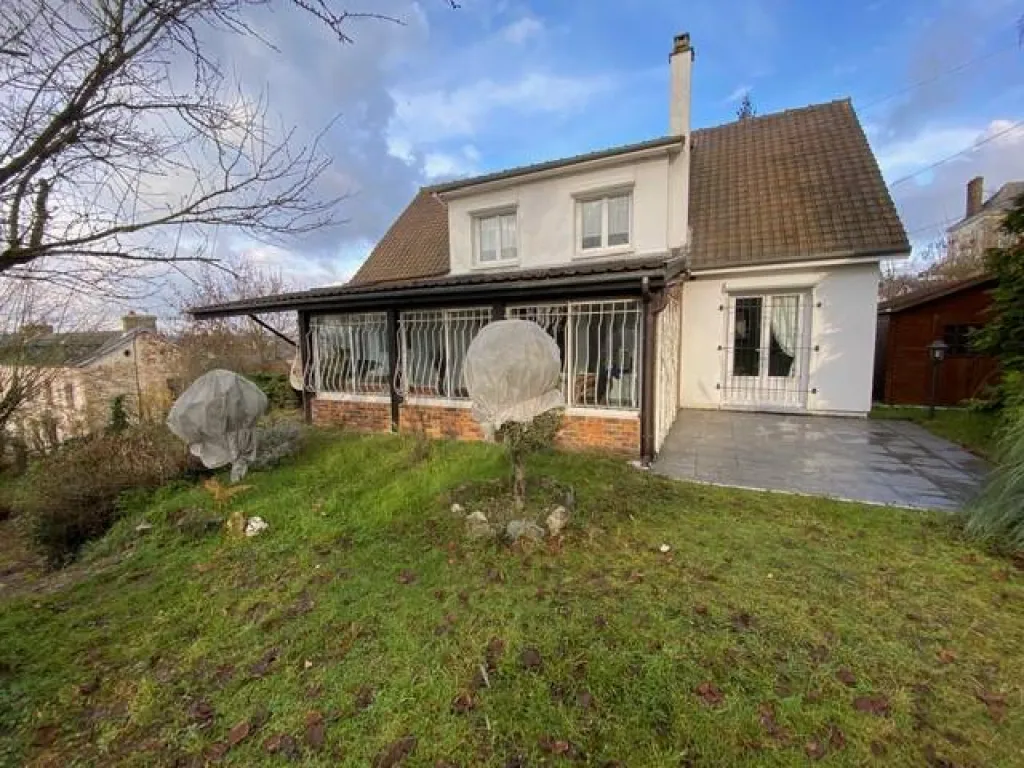 belle maison de 180m² rénové avec goût sur 1230m² de terrain clos avec 2 garages sur la commune de TOURVILLE LA RIVIERE 76410