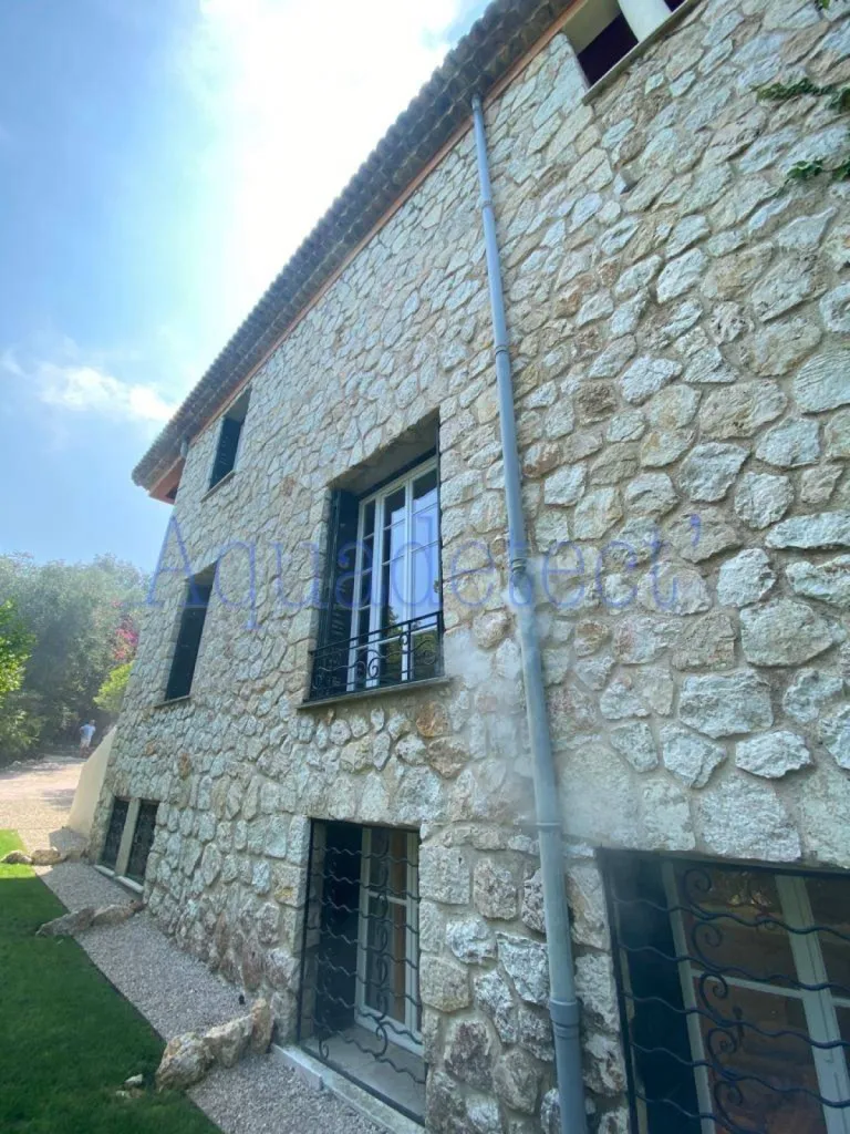 Recherche odeurs nauséabondes dans une villa 