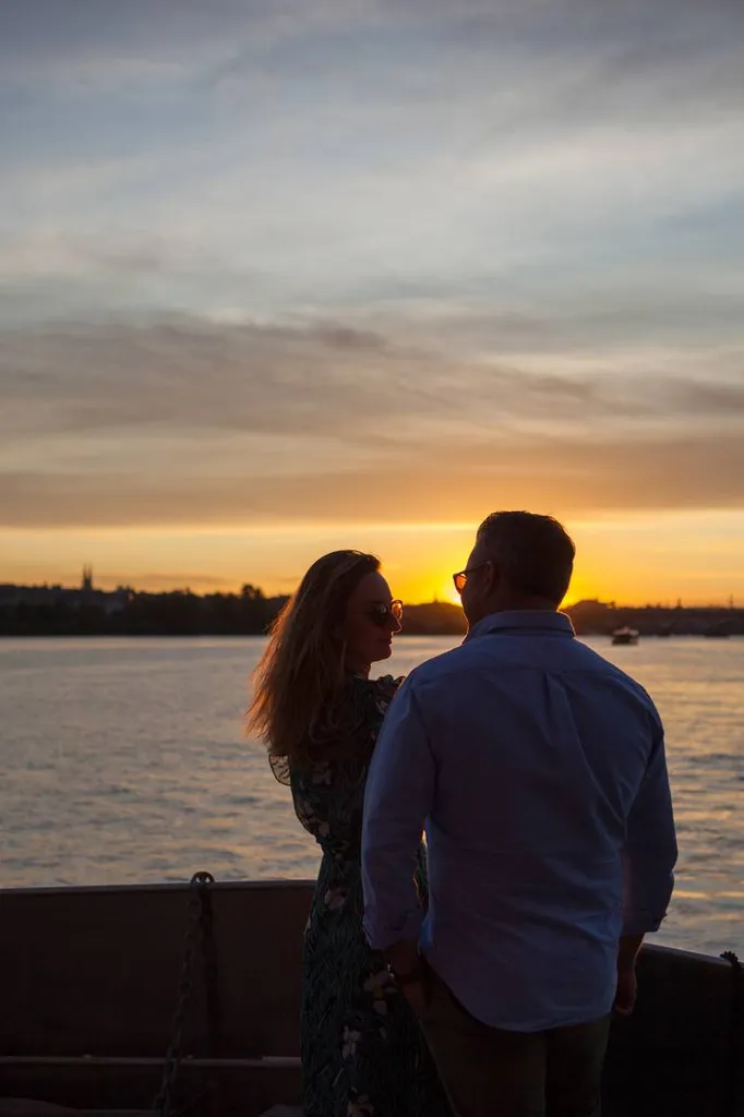 repas romantique en bateau à Bordeaux