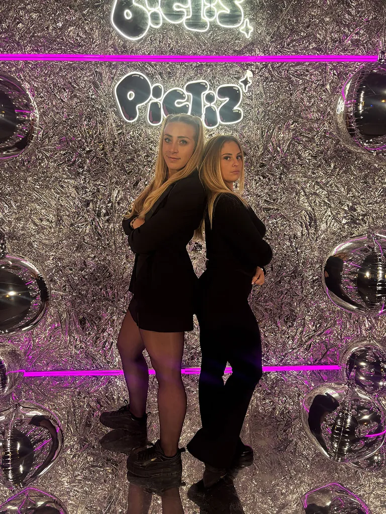 Location d’une Insta Box miroir immersive pour salon professionnel sur la Côte d’Azur à Monaco