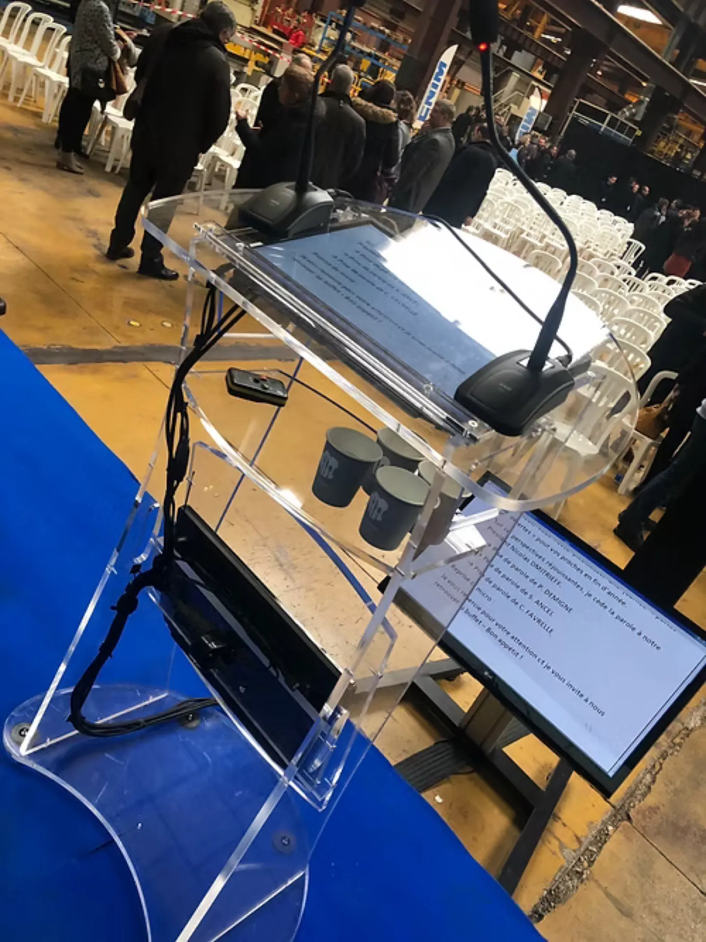 PUPITRE PLEXI CONNECTE ECRANS 19' INCLUS FACE AVANT & INTERIEUR PUP