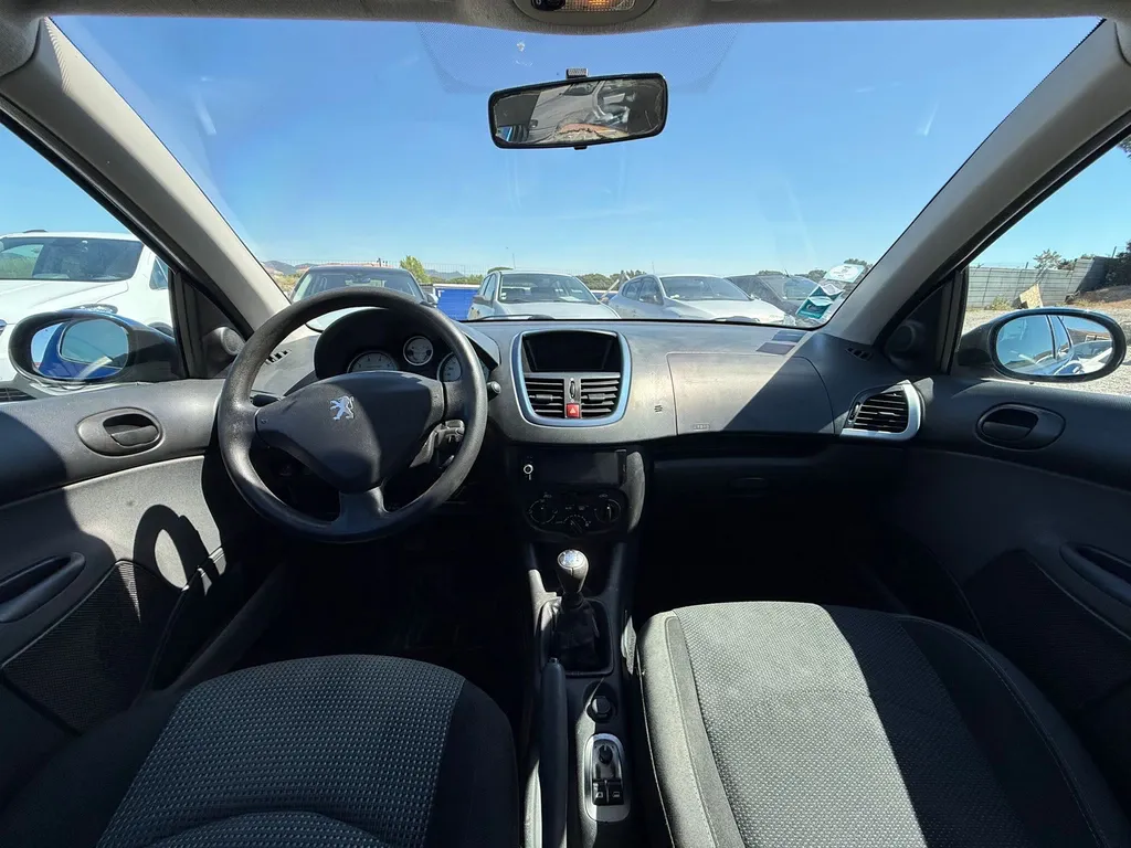 PEUGEOT 206 + 1.4 L 75CV