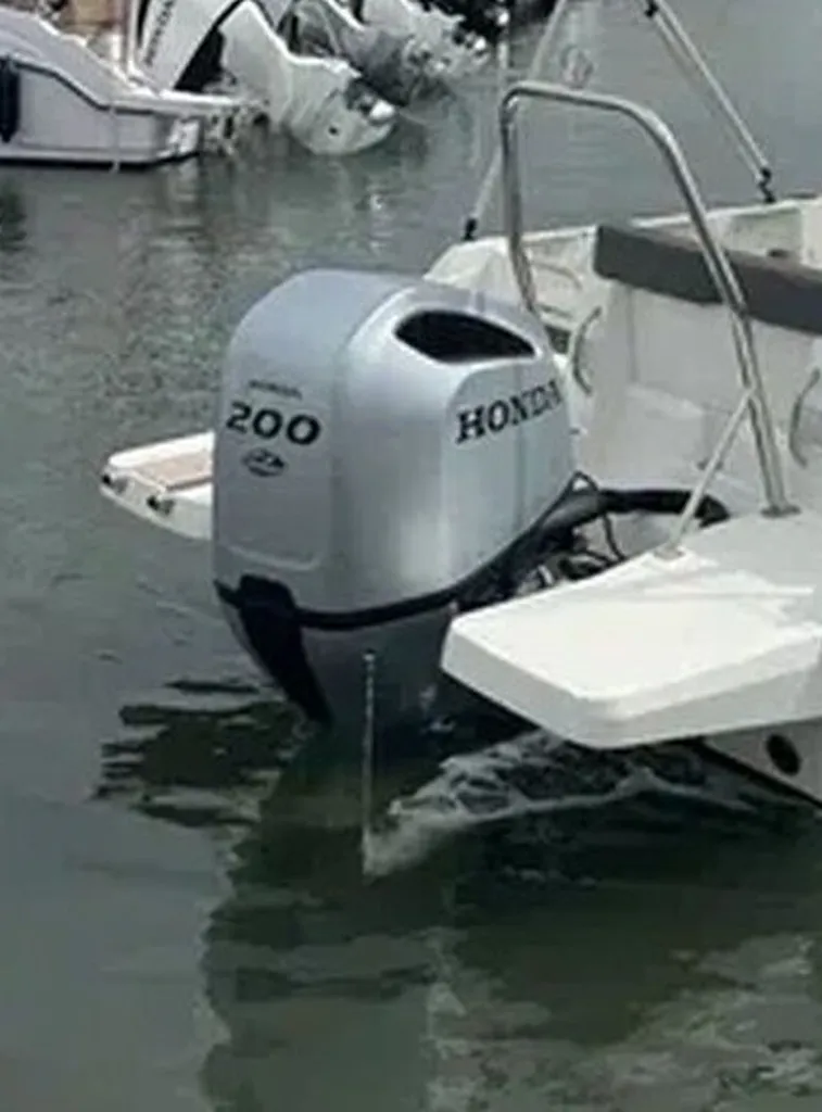 Moteur hors-bord Honda Marine 200 CV d'occasion disponible à La Londe les Maures près de Cavalaire