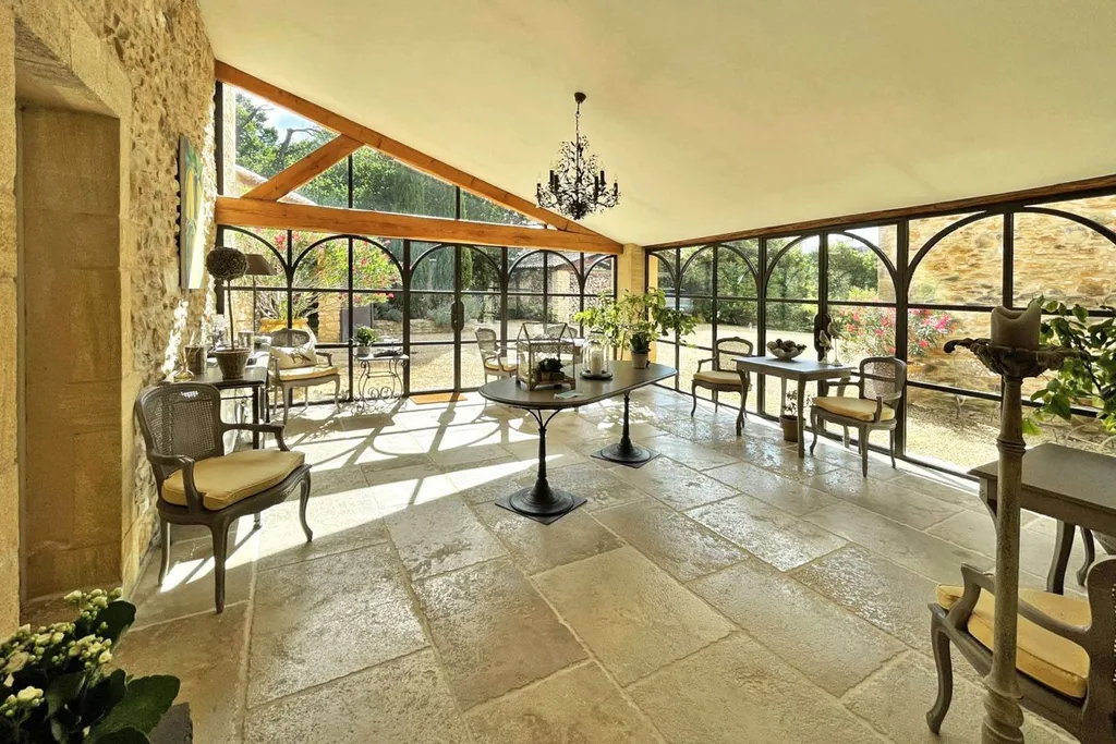 Véranda en fer forgé en provence