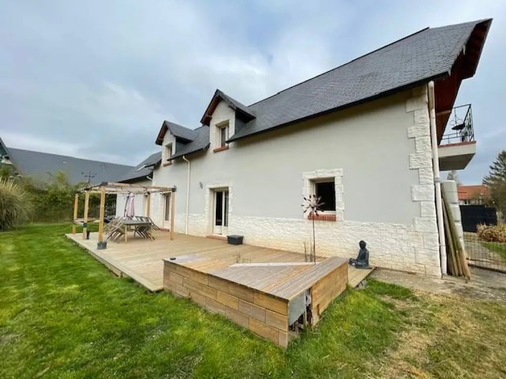 EXCLUSIVITÉ magnifique maison de 162 m² habitable édifiée sur un terrain de 1100 m² sur la commune de LA SAUSSAYE 27370