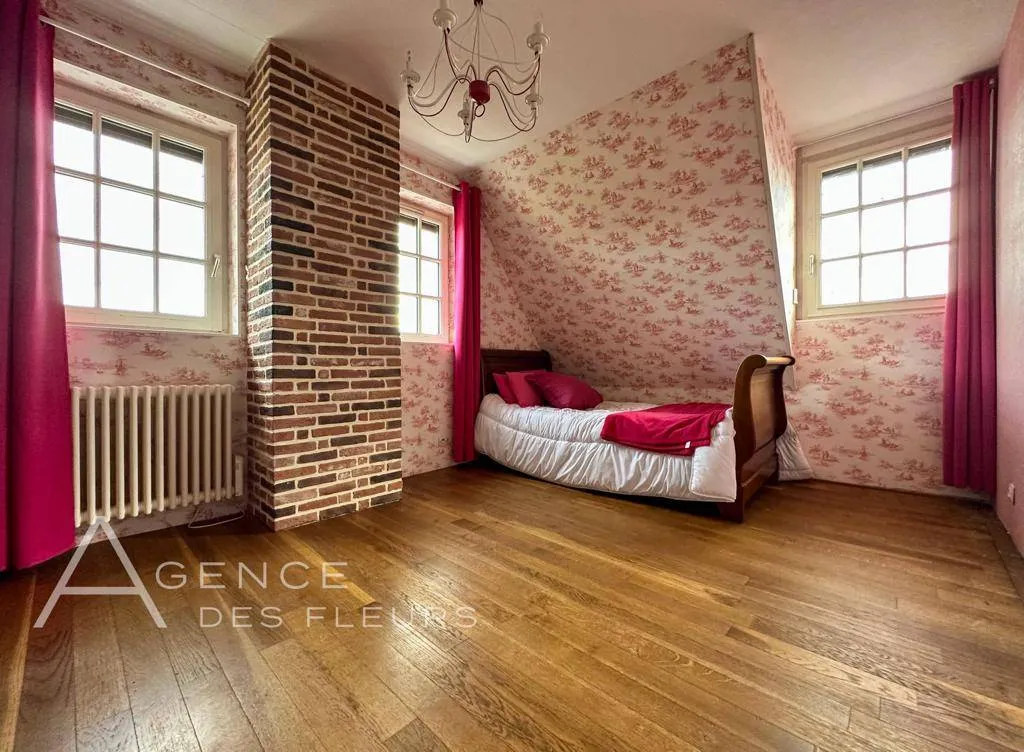 A saisir charmante maison normande de 6 pièces avec dépendance sur la commune de TOURVILLE LA CAMPAGNE