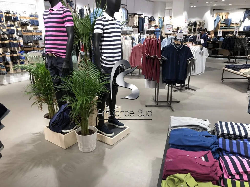 SOL DECORATIF EN BETON COULE SUR ANTIBES COTE D'AZUR