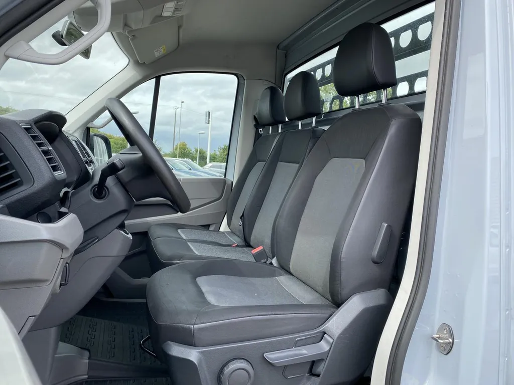 Utilitaire Volkswagen Crafter occasion à La Frénaye : châssis plateau TDI 140 chez Caudebec Automobiles près du Havre