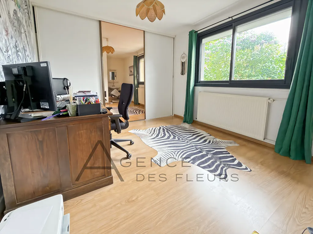 Maison familiale de 223 m² édifiée sur 649 m² de terrain sur la commune de ELBEUF 76500