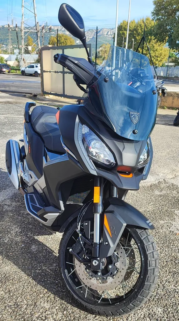 PEUGEOT XP400 GT du 11/2024 avec 100 km.
