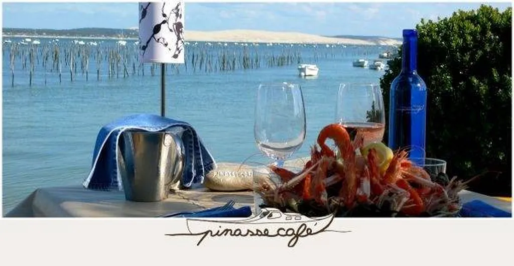 Restaurant Pinasse Café au Cap Ferret en bateau taxi Bat'express