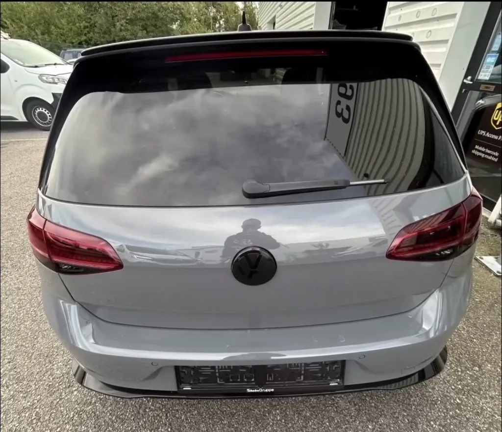 Vitres teintées avec la pose de films solaires