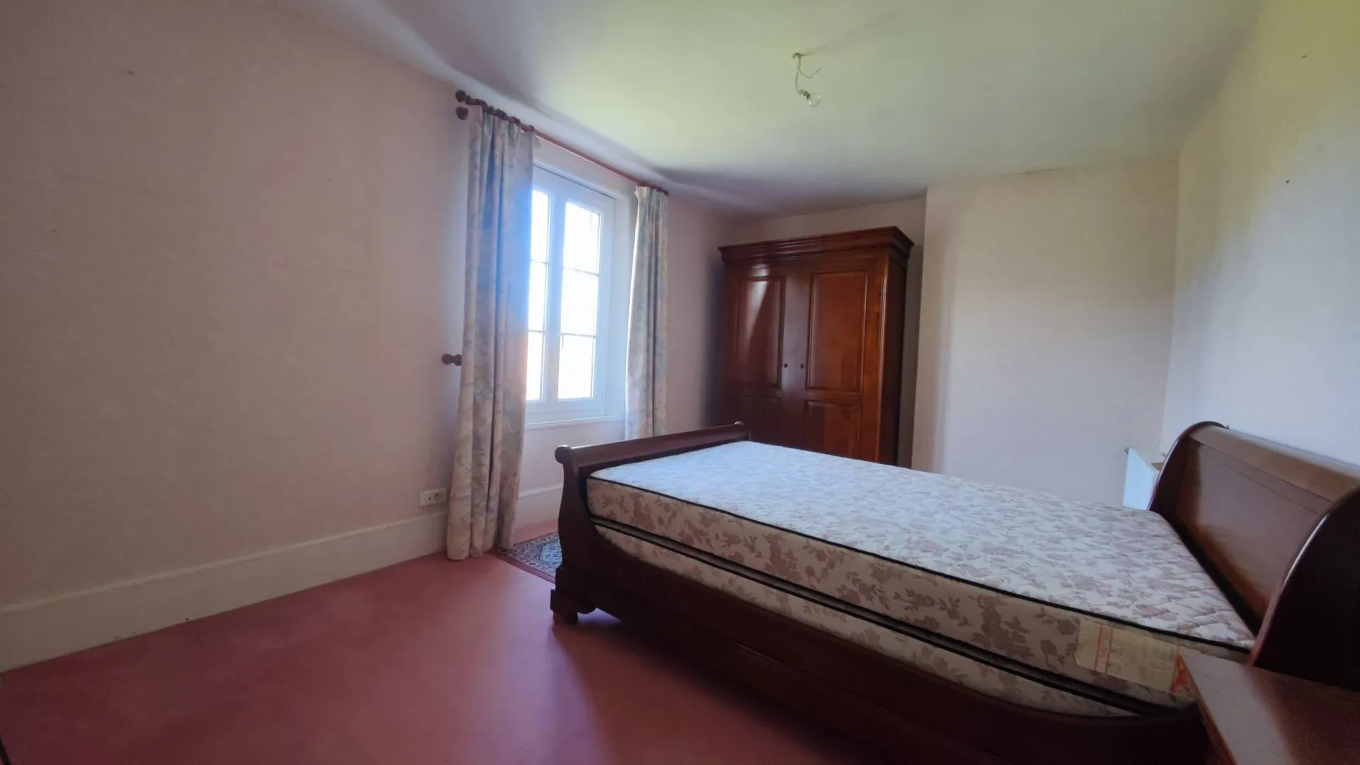 VENDU Ensemble de caractère 20 minutes de la mer