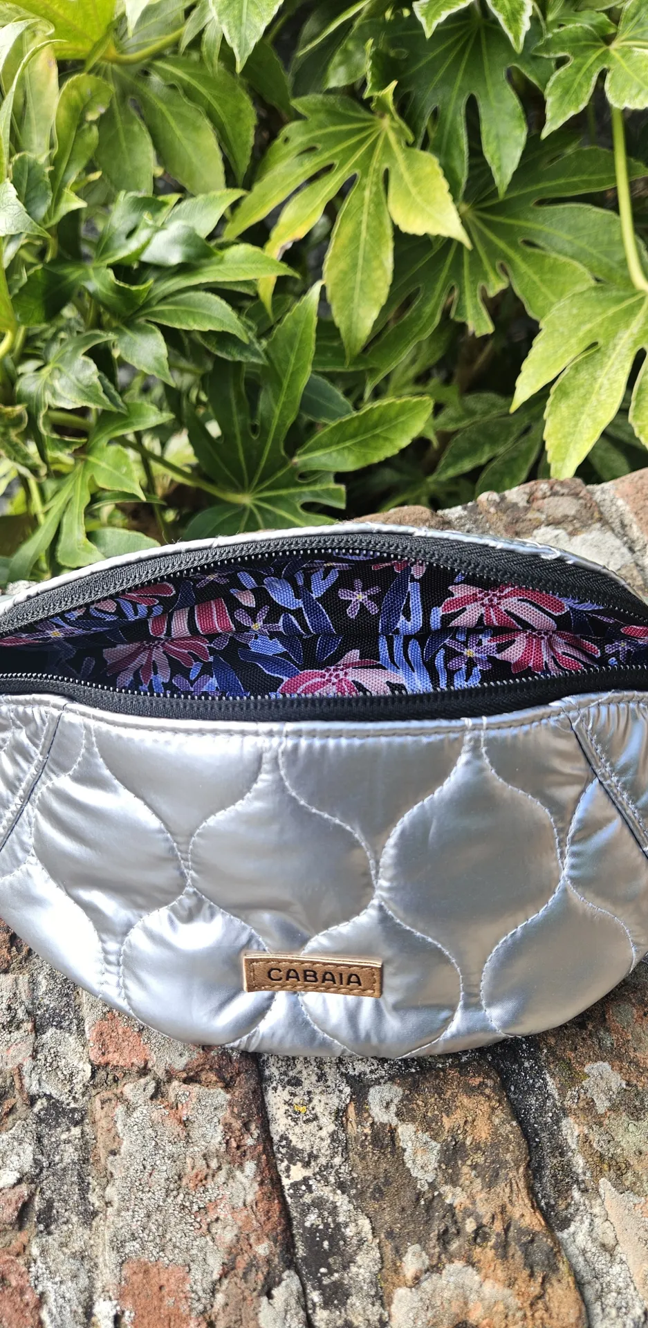 Banane Small Cabaia modèle Astana disponible chez Evasion Eu