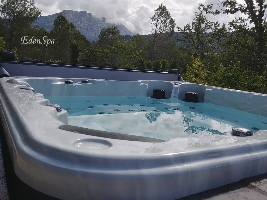 spa familiale exterieur aix en provence