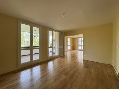 Appartement familial 3 pièces de 124,35m2 lumineux avec balcon, garage et cave à Louveciennes proche de la gare.