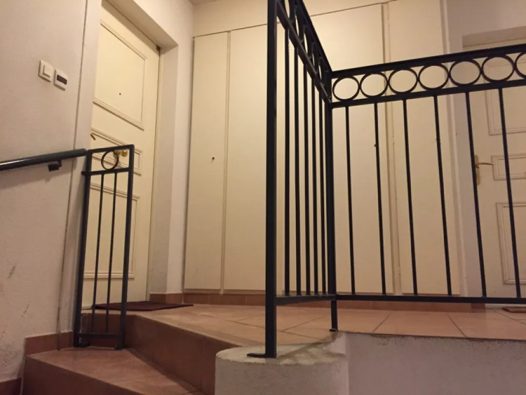 FABRICATION SUR MESURE ET POSE DE GARDE CORPS EN FER FORGE AVEC PEINTURE THERMOLAQUEE A PORT DE BOUC