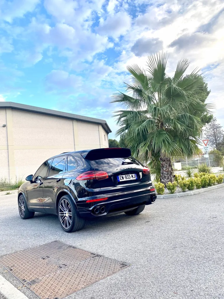 Porsche Cayenne Platinum Édition avec une protection carrosserie céramique
