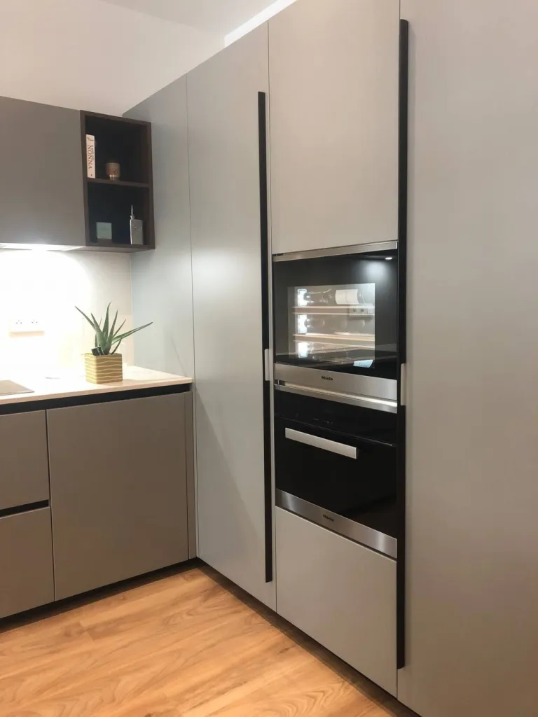 CUISINE AMENAGEE SUR MESURE A BANDOL