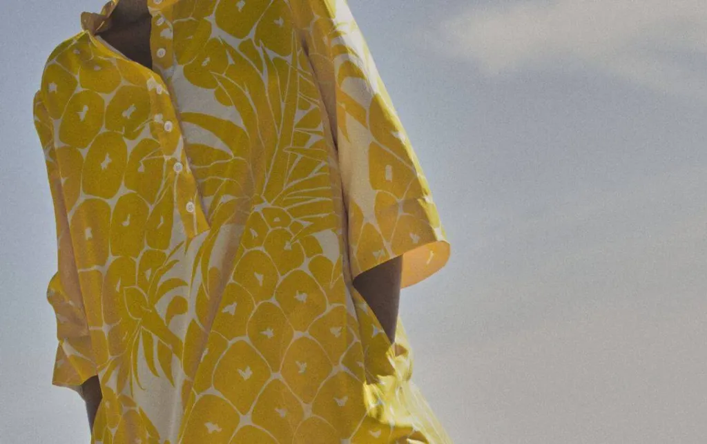 Les maillots Eres reconnaissables entre tous, la femme Eres est chic et élégante à la plage.