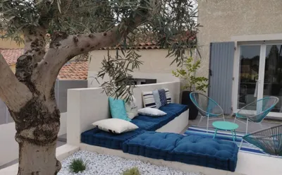 Accompagnement dans la rénovation d’une maison avec cuisine, salon, buanderie sur Marseille avec architecte d’intérieur